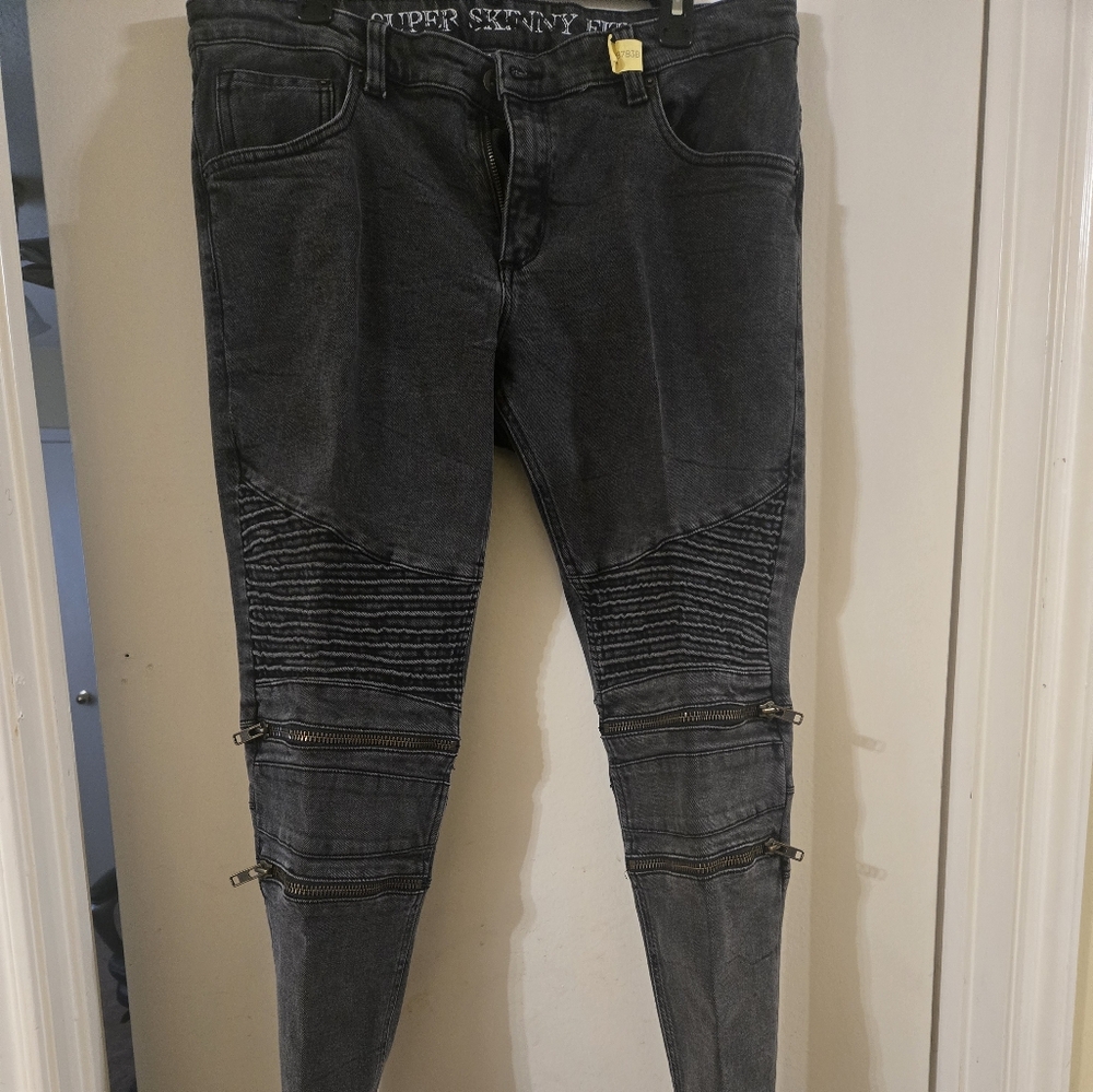 H & M Divided mens jeans